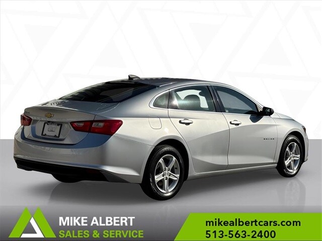 2020 Chevrolet Malibu LS photo 4