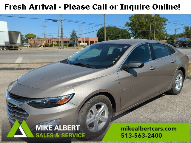 2023 Chevrolet Malibu LS photo 2