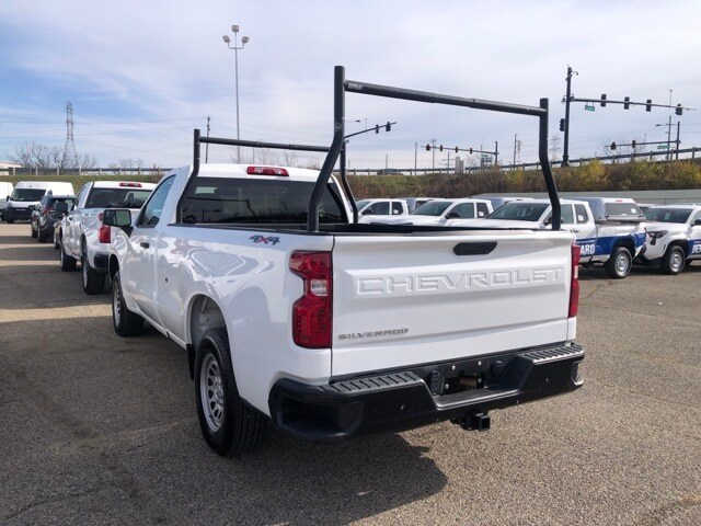 2021 Chevrolet Silverado 1500 photo 3