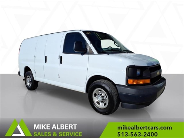 2017 Chevrolet Express Cargo Work Van's photo