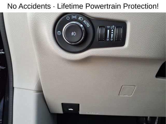2024 Chrysler Pacifica Touring L - Photo 16