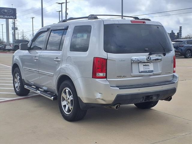 Used 2011 Honda Pilot Touring with VIN 5FNYF3H98BB024122 for sale in Jersey Village, TX