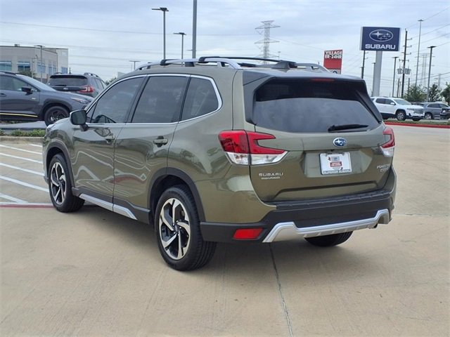 2024 Subaru Forester Touring photo 3