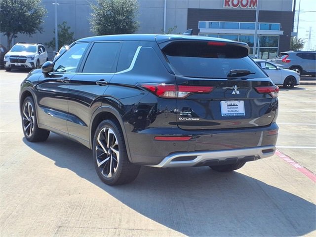 2022 Mitsubishi Outlander SE photo 3