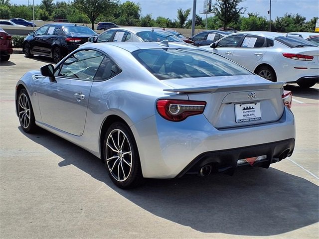 2017 Toyota GR86 Base photo 3