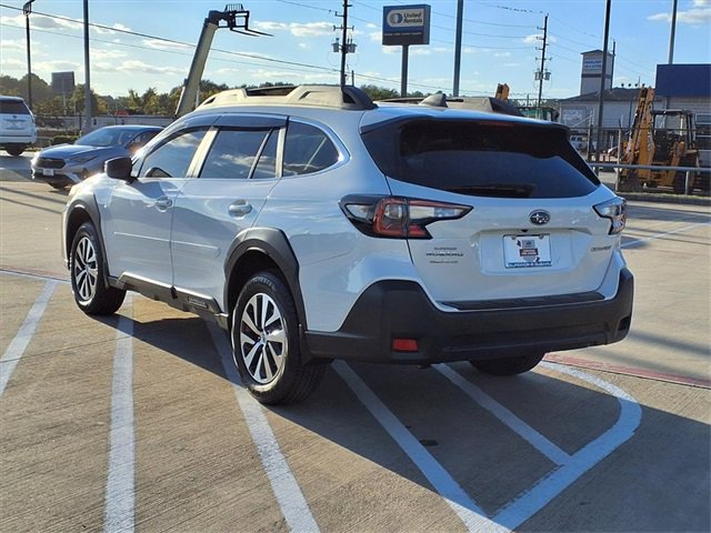 2025 Subaru Outback Premium photo 3