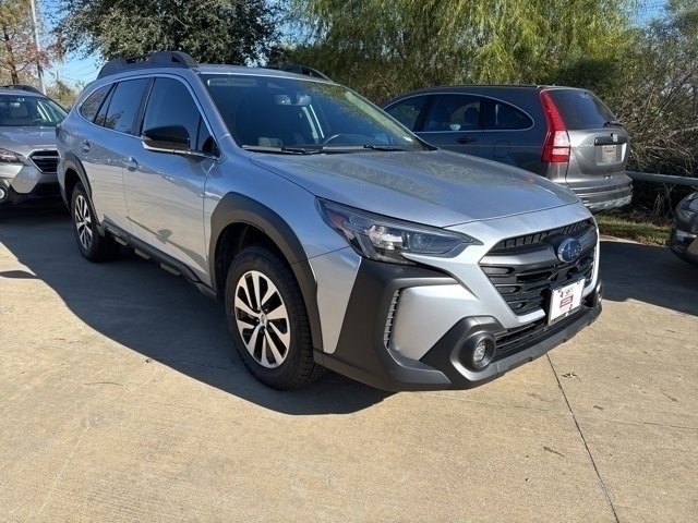 2025 Subaru Outback Premium's photo