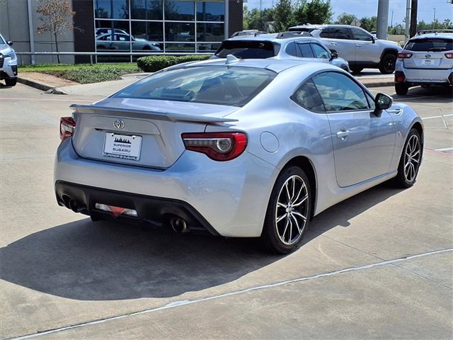 2017 Toyota GR86 Base photo 4