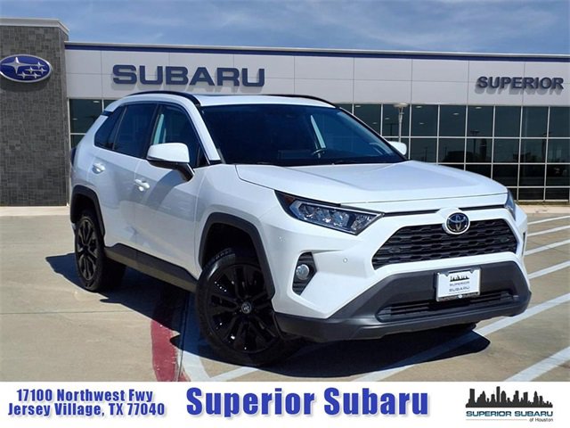 2020 Toyota RAV4 XLE Premium's photo