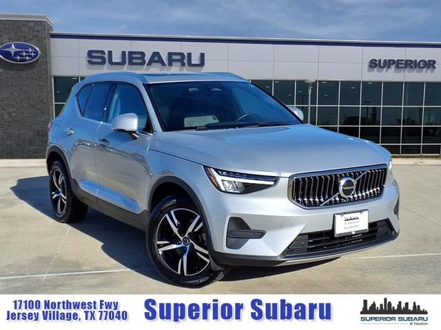 2025 Volvo XC40 B5 Core Bright AWD's photo