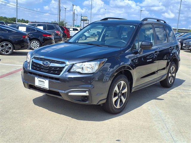 2017 Subaru Forester 2.5i Premium photo 2