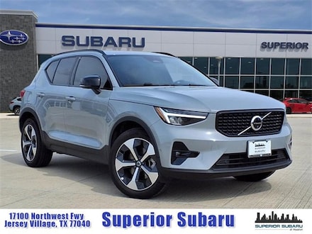 2024 Volvo XC40 B5 Plus Dark SUV