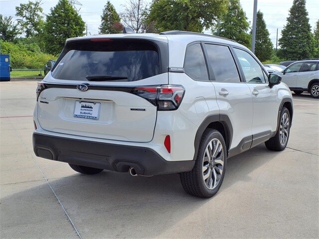 2025 Subaru Forester Touring photo 3