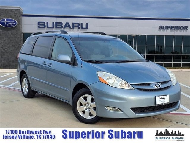 2008 Toyota Sienna XLE's photo