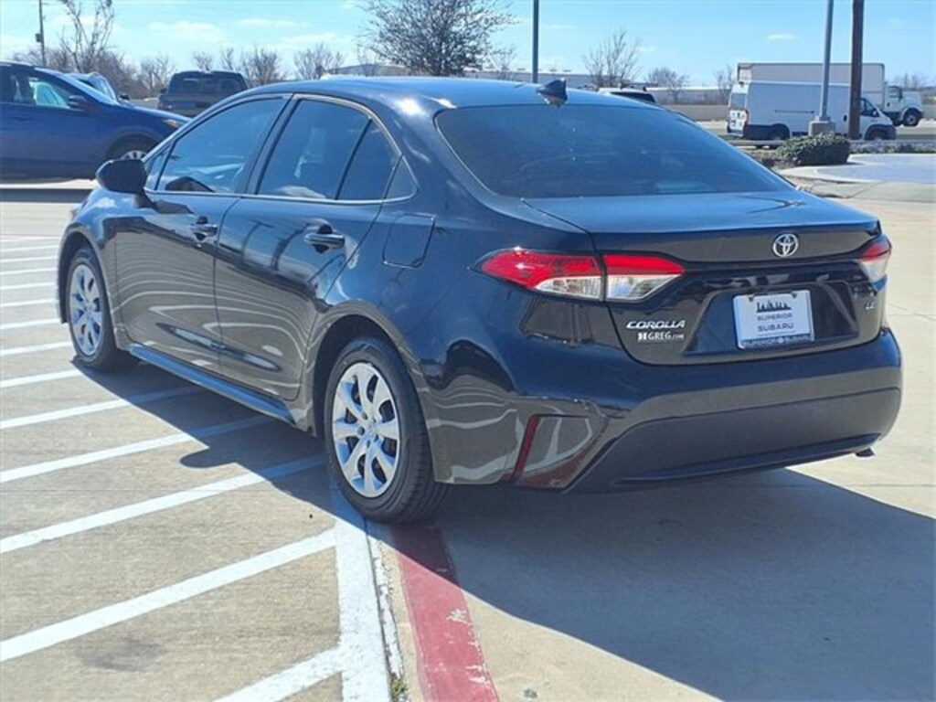 Used 2021 Toyota Corolla LE Sedan