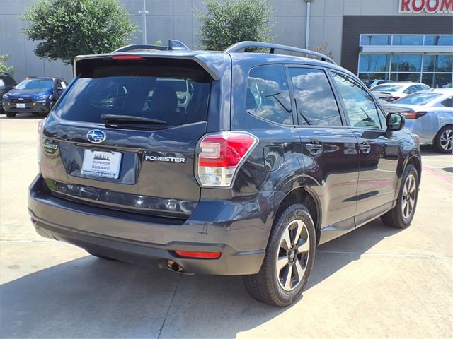 2017 Subaru Forester 2.5i Premium photo 4