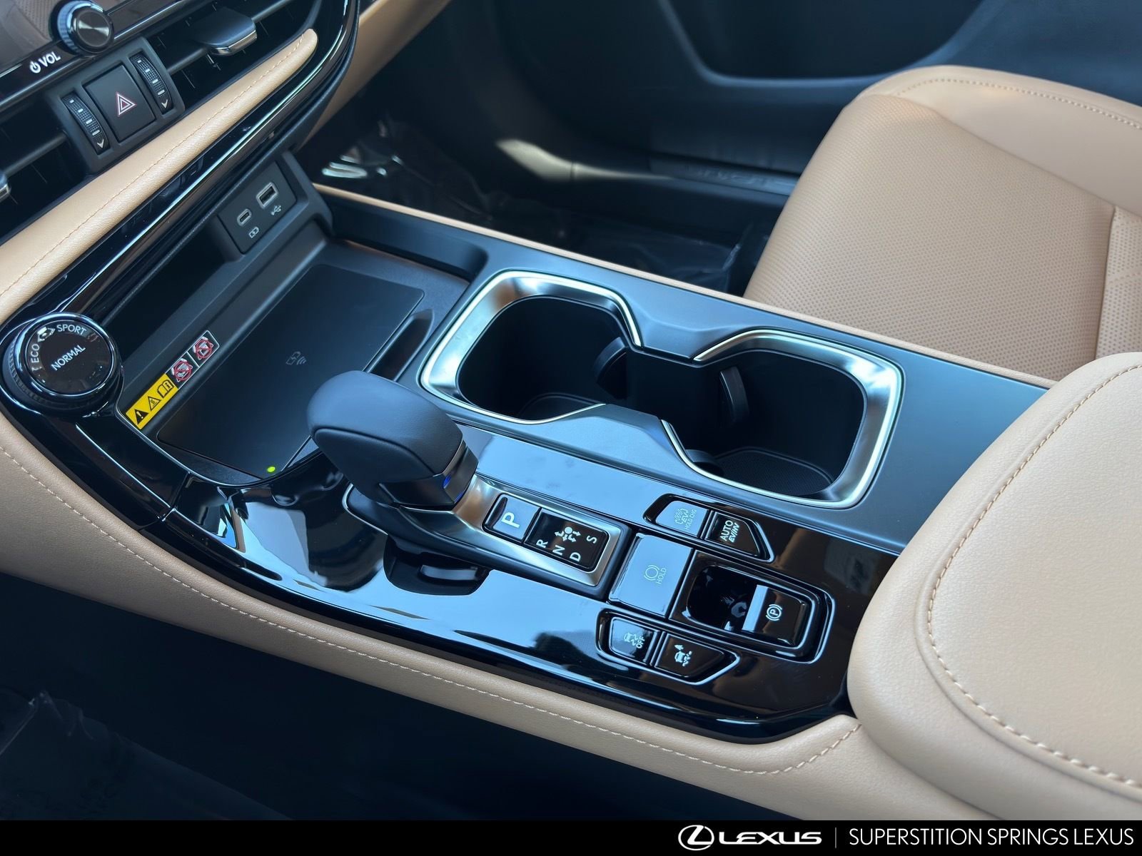 2026 Lexus NX 450h+ Luxury - Photo 24