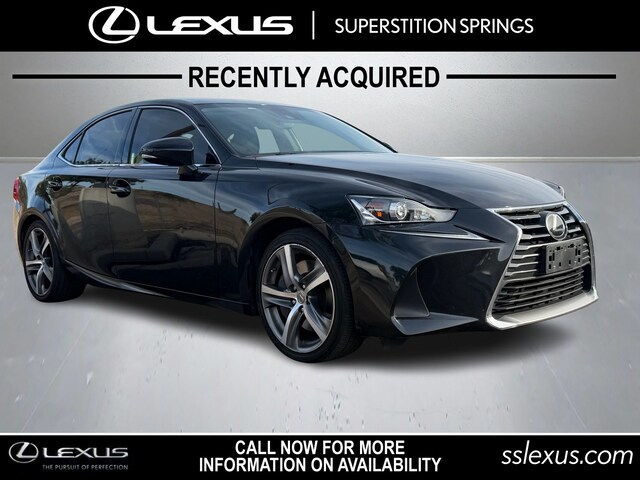 2017 Lexus IS 300's photo