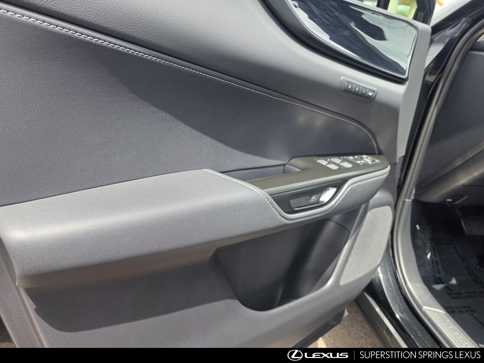 2026 Lexus NX 450h+ Premium - Photo 11
