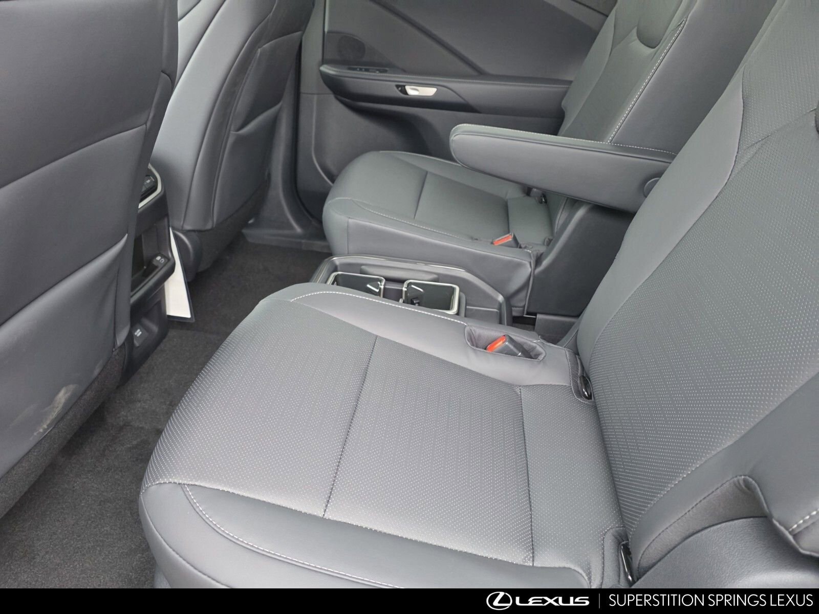 2026 Lexus TX 500h F-Sport Premium - Photo 24