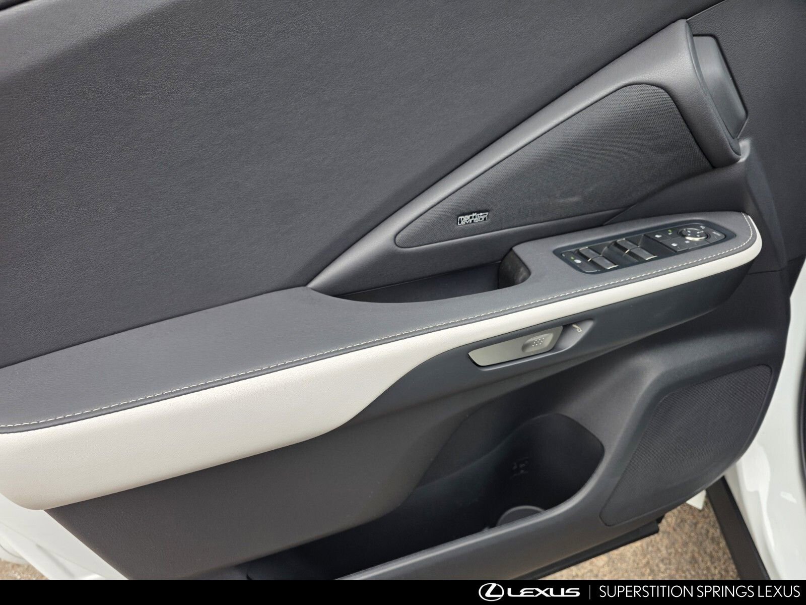 2026 Lexus TX 500h F-Sport Premium - Photo 11