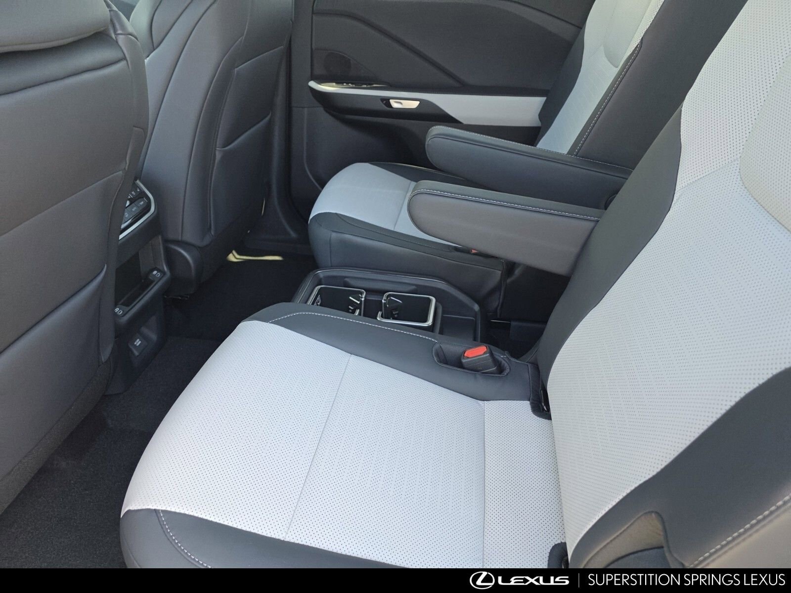2026 Lexus TX 500h F-Sport Premium - Photo 24