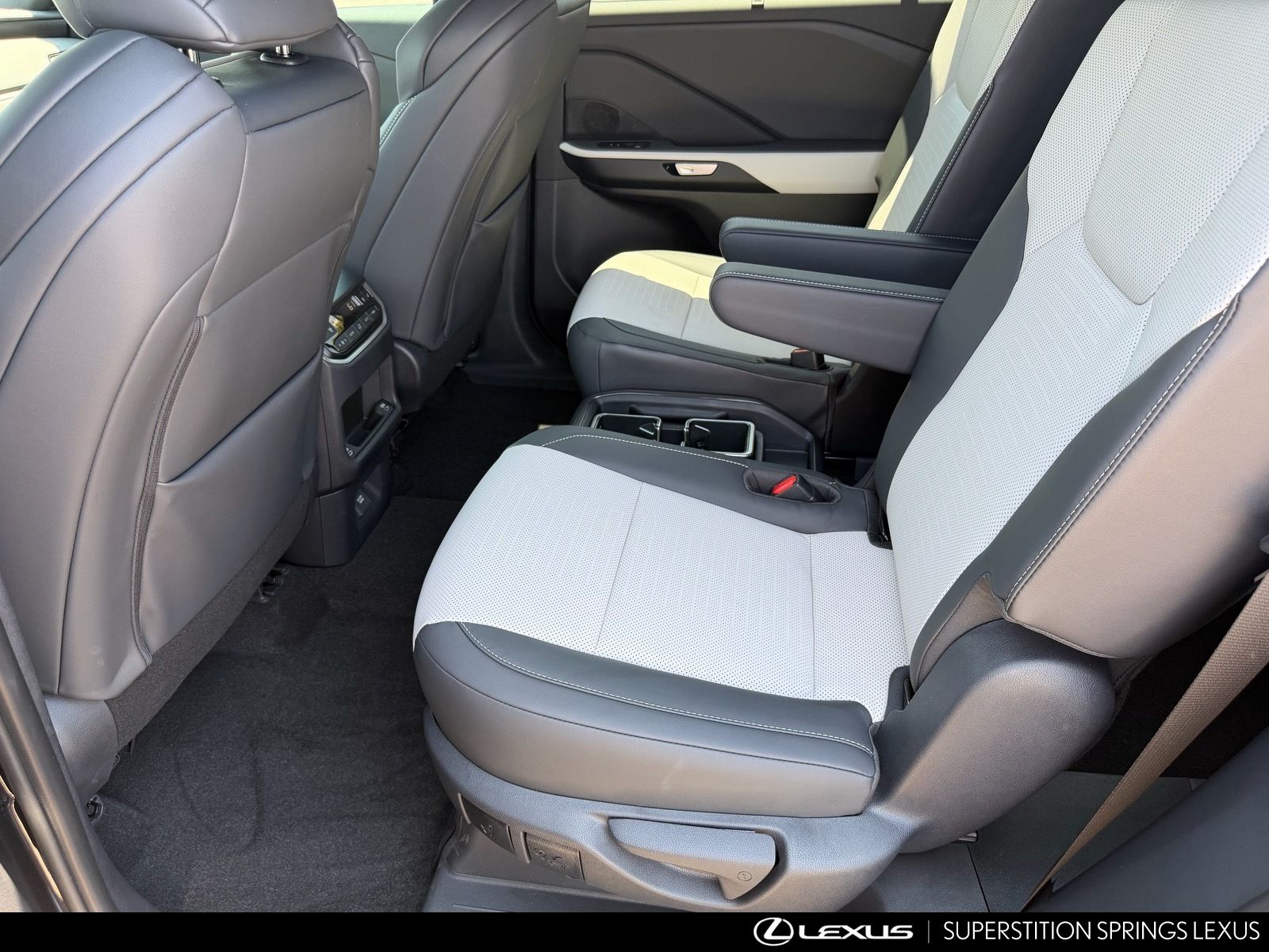 2026 Lexus TX Hybrid F Sport Premium - Photo 24