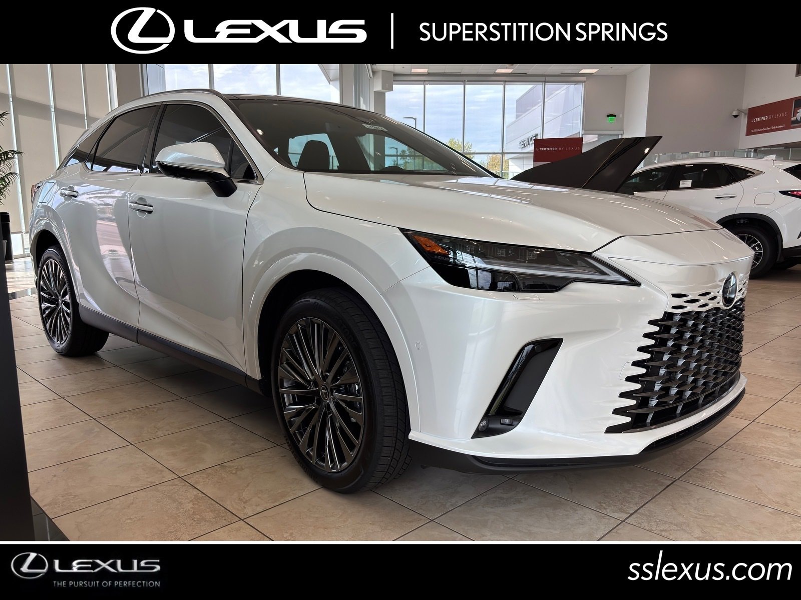 2025 Lexus RX PHEV 450h+'s photo