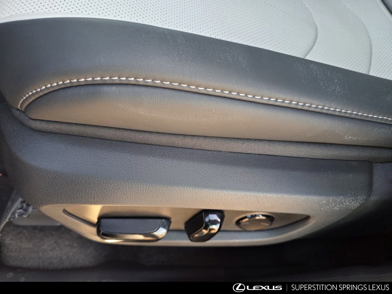 2026 Lexus TX 500h F-Sport Premium - Photo 15