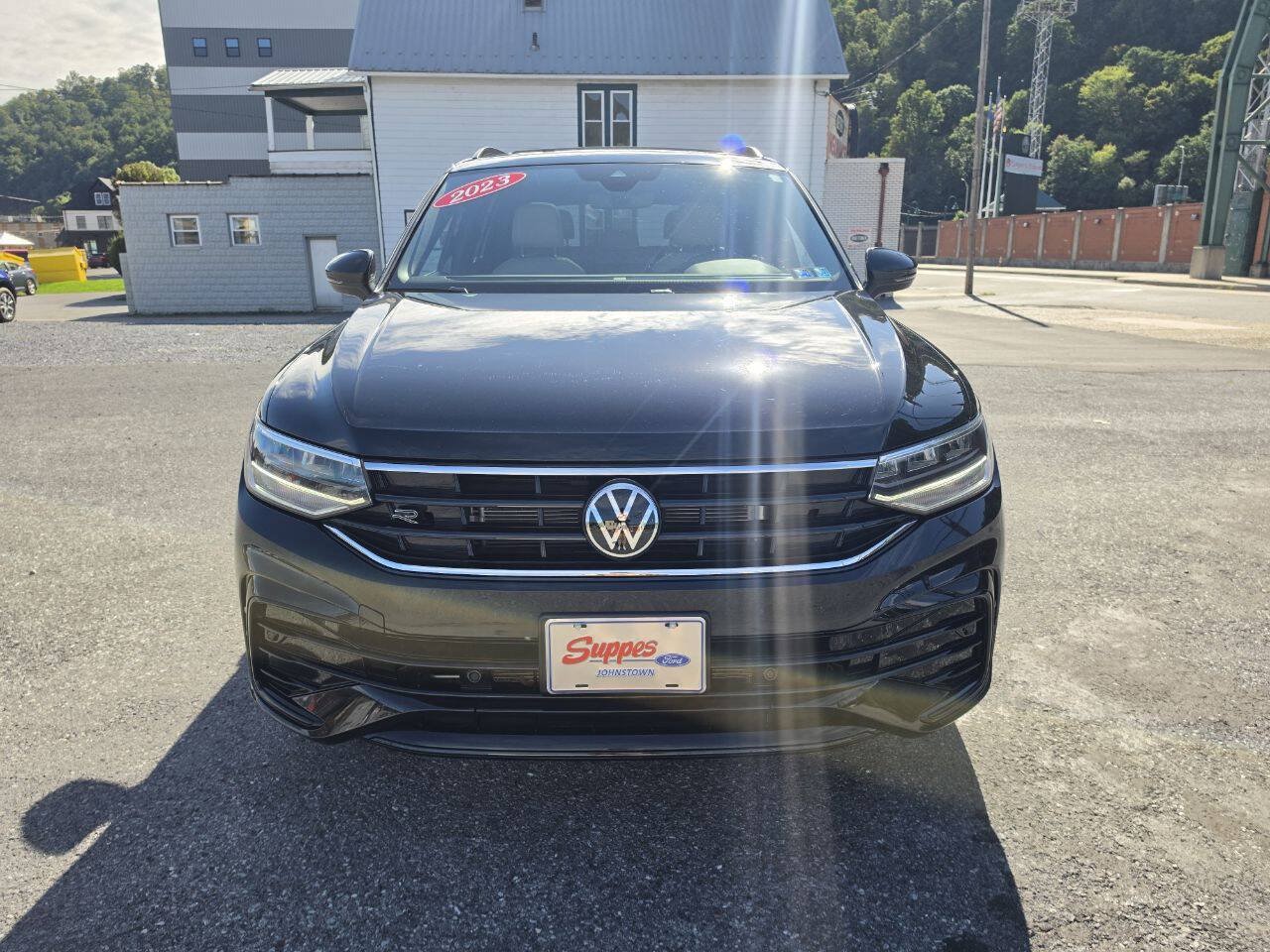 Used 2023 Volkswagen Tiguan SE R-Line Black 2.0T SE R-Line Black 4MOTION