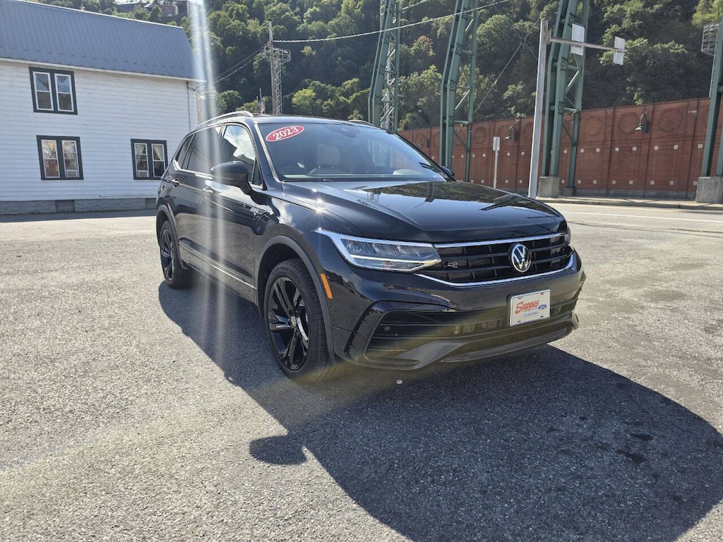 Used 2023 Volkswagen Tiguan SE R-Line Black 2.0T SE R-Line Black 4MOTION