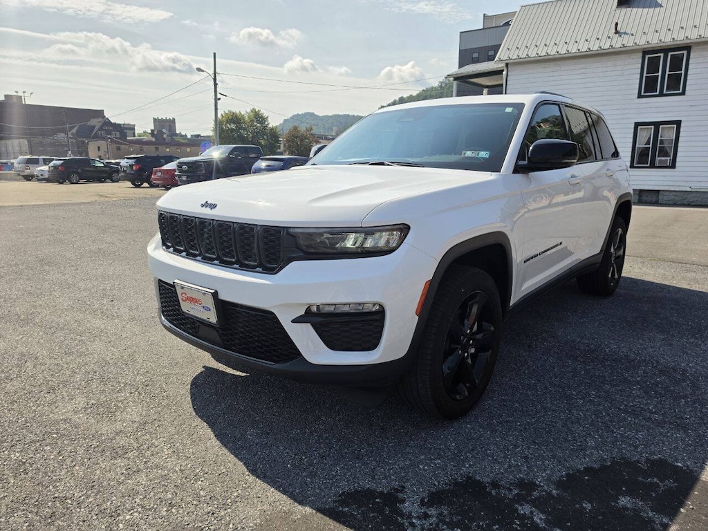 Used 2023 Jeep Grand Cherokee Limited Limited 4x4