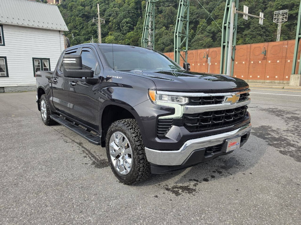 Used 2022 Chevrolet Silverado 1500 LT 4WD Crew Cab 147 LT w/1LT
