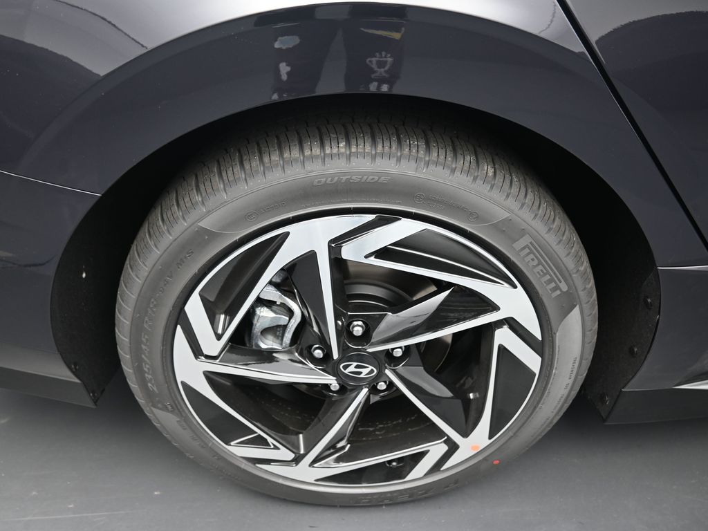 2026 Hyundai Sonata SEL Sport photo 2