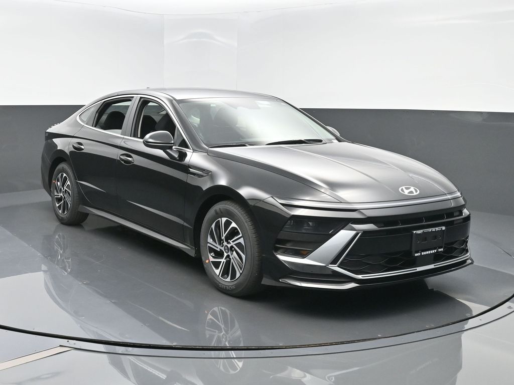 2026 Hyundai Sonata Hybrid Blue's photo