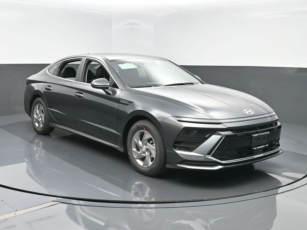 2026 Hyundai Sonata SE's photo