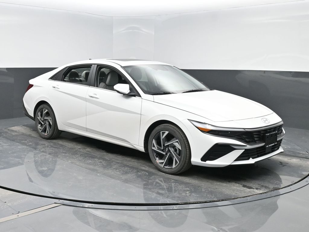 2026 Hyundai Elantra 1.6 HEV Limited DCT's photo