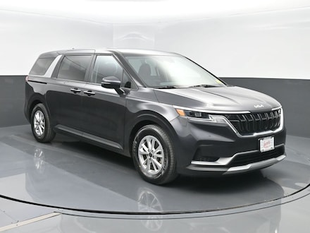 2022 Kia Carnival LX Passenger Van