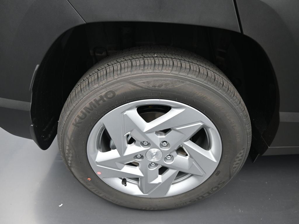 2026 Hyundai Kona SE photo 2