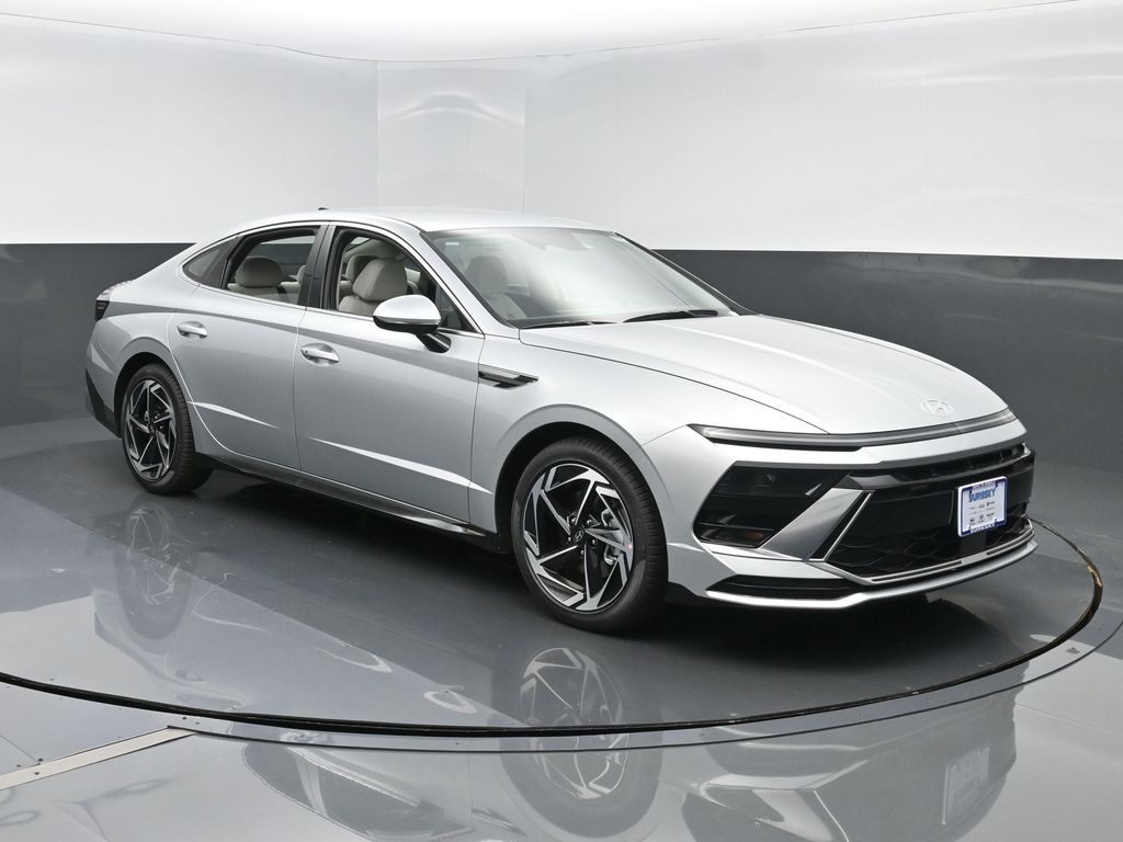 2026 Hyundai Sonata SEL's photo