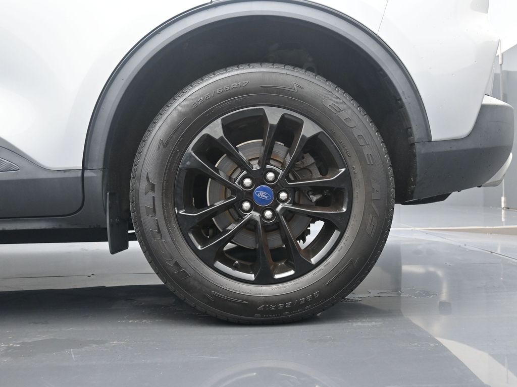 Used 2020 Ford Escape SE with VIN 1FMCU9BZ9LUB54622 for sale in Goshen, NY