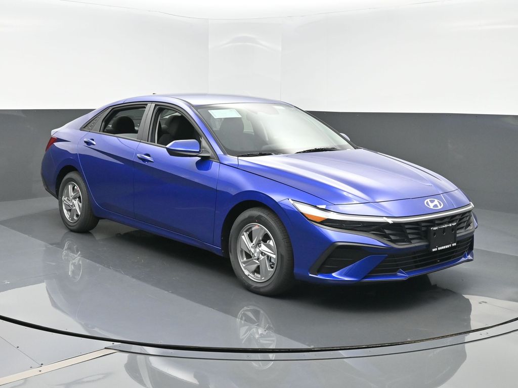 2026 Hyundai Elantra SE's photo