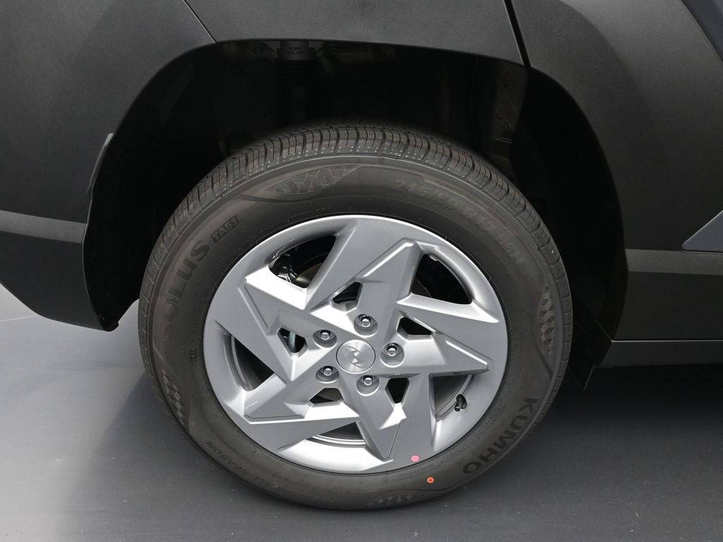 2026 Hyundai Kona SE photo 2