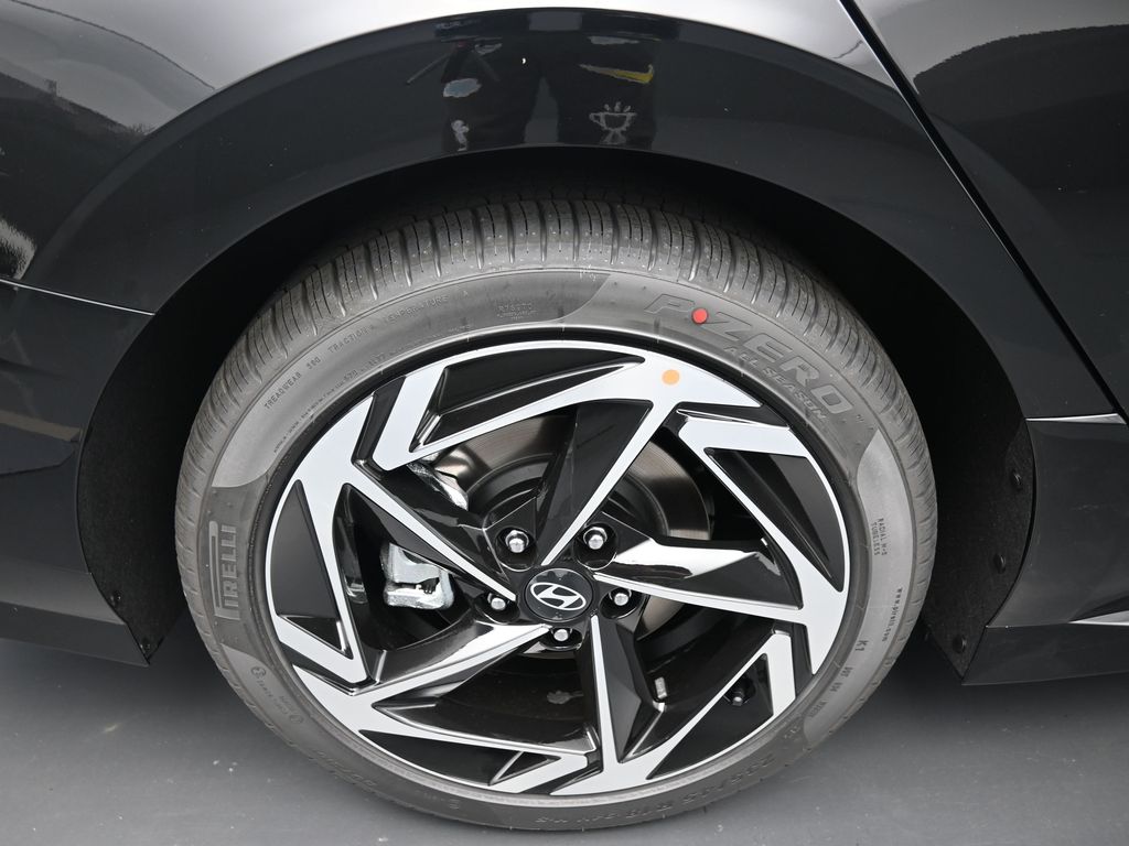 2026 Hyundai Sonata SEL Sport photo 2