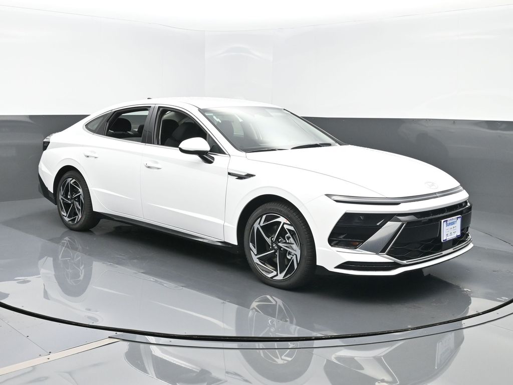 2026 Hyundai Sonata SEL's photo