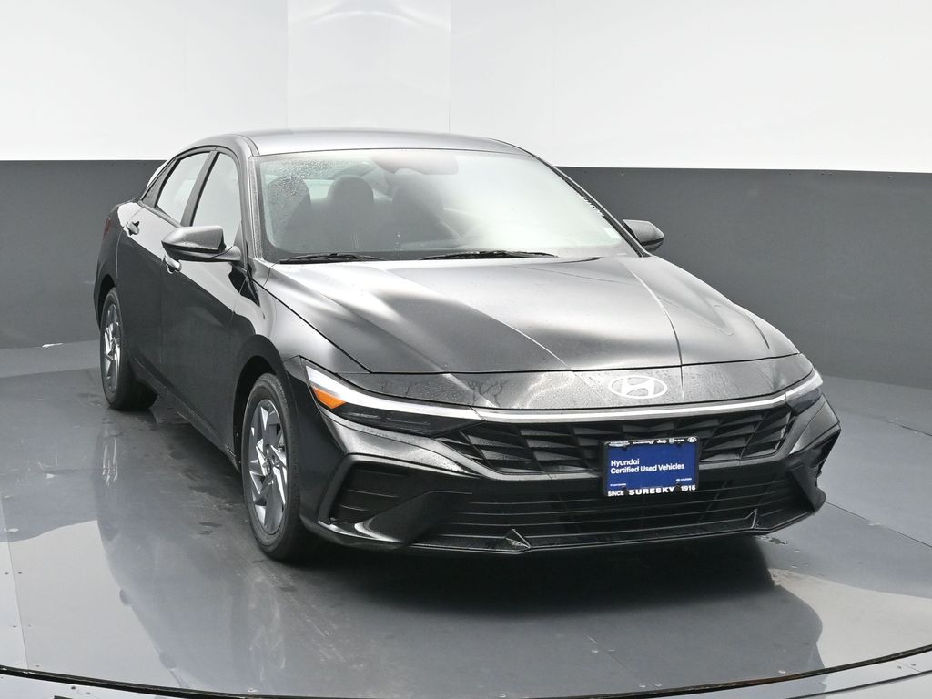 2024 Hyundai Elantra SEL's photo