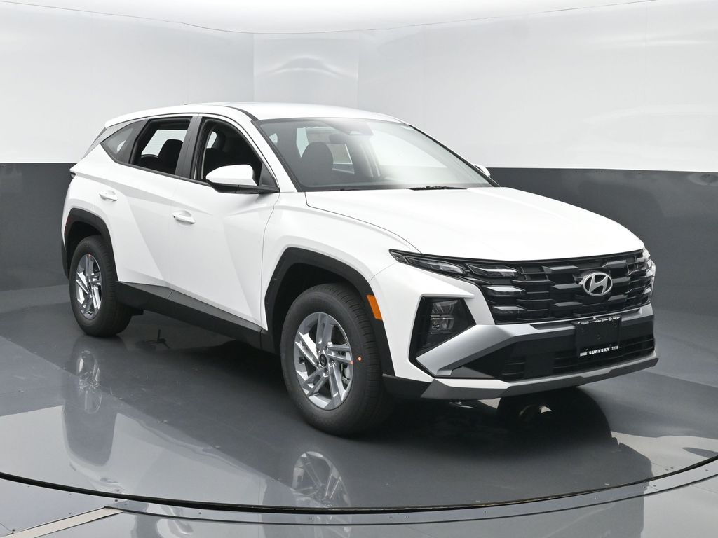 2026 Hyundai Tucson SE's photo