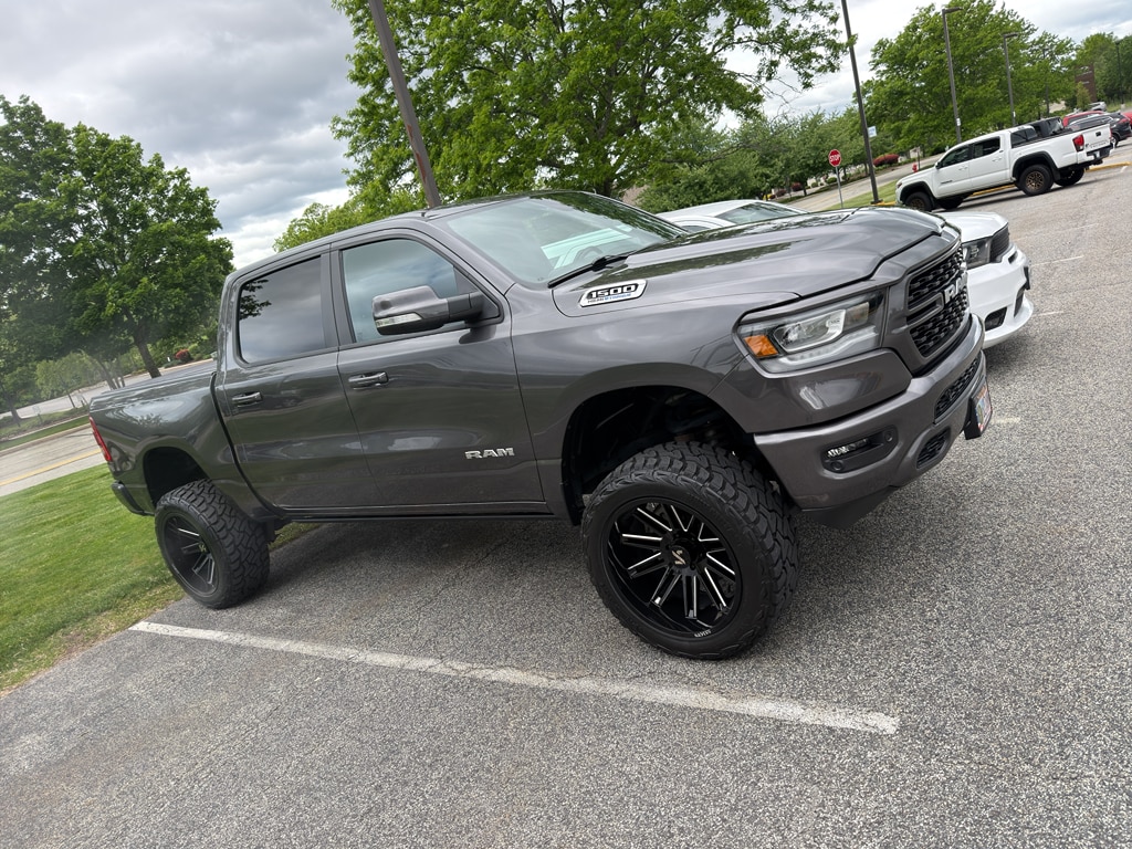 2022 RAM 1500 Big Horn/Lone Star 4x4 Crew Cab 5'7's photo