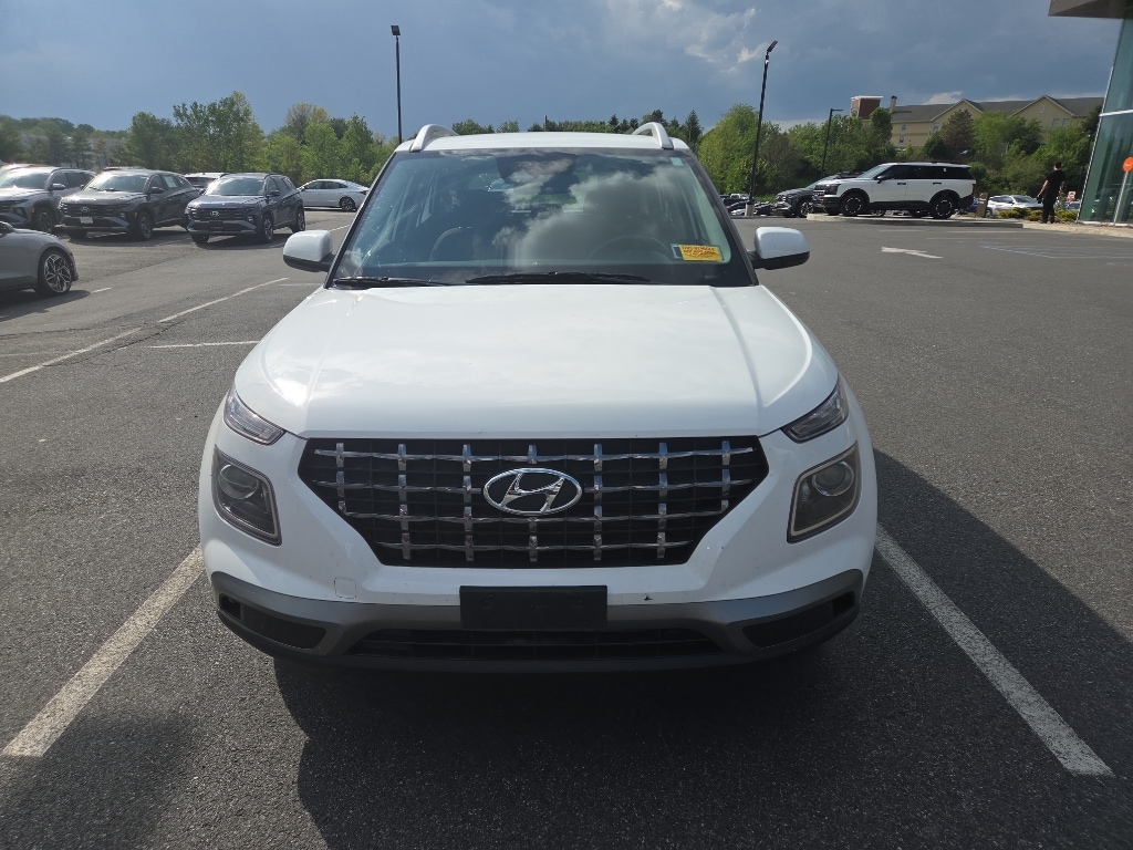 2023 Hyundai Venue SEL IVT's photo