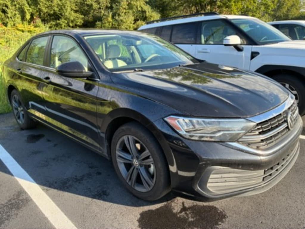 Used 2022 Volkswagen Jetta SE Sedan